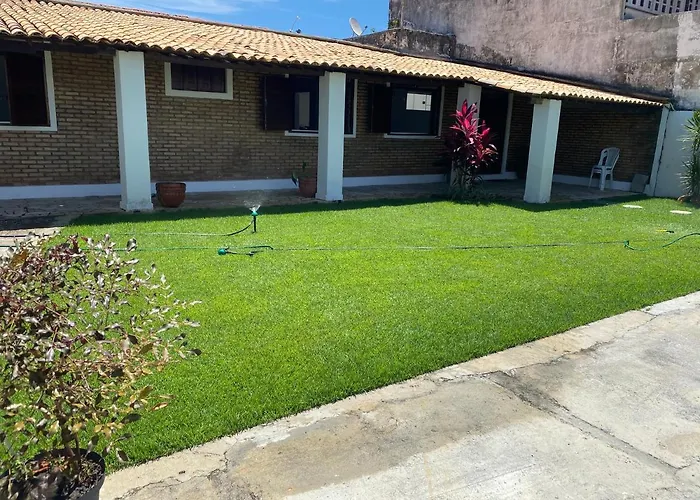 Casa aconchegante com piscina e muito espaço verde